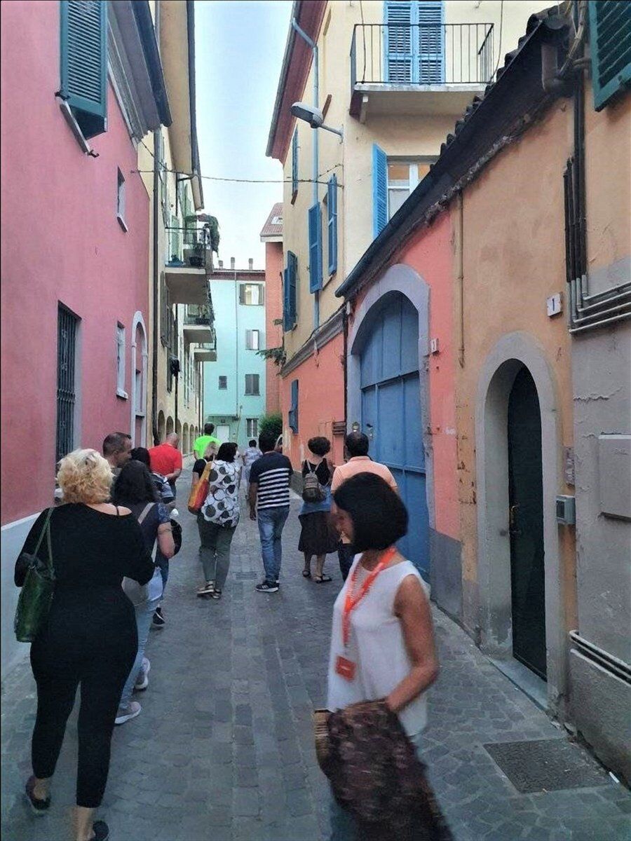 Tour Serale ad Alessandria: Lo Spettacolo Itinerante tra Arte e Folclore Tour Serale ad Alessandria: Lo Spettacolo Itinerante tra Arte e Folclore desktop picture