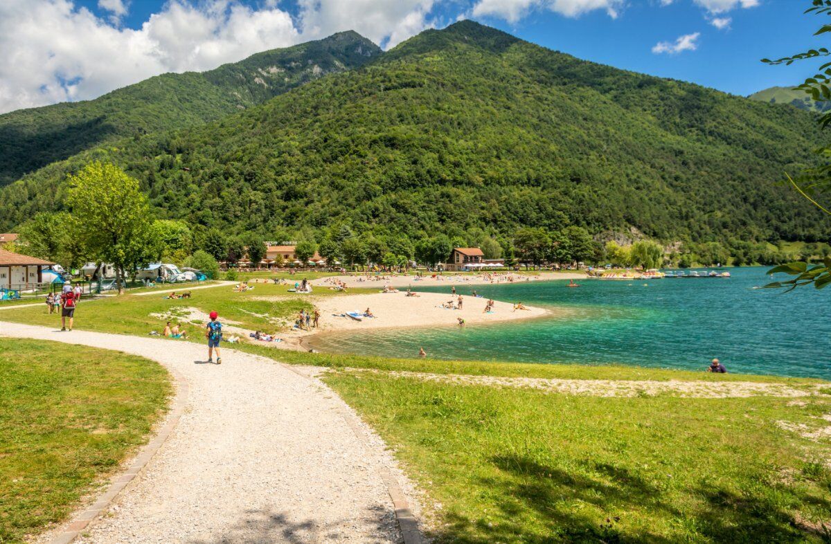 Tour in Sup al Lago di Ledro Tour in Sup al Lago di Ledro desktop picture