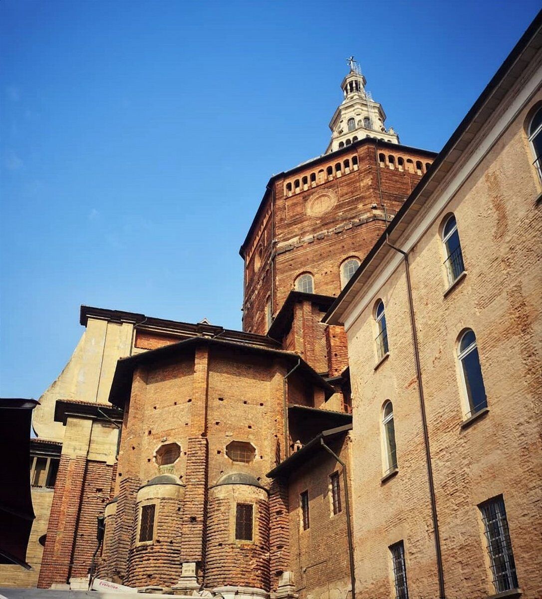 Tour guidato alla ricerca dei segreti pavesi Tour guidato alla ricerca dei segreti pavesi desktop picture