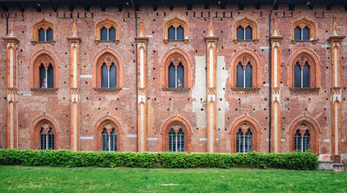 Tour nel cuore del Castello Sforzesco di Vigevano desktop picture