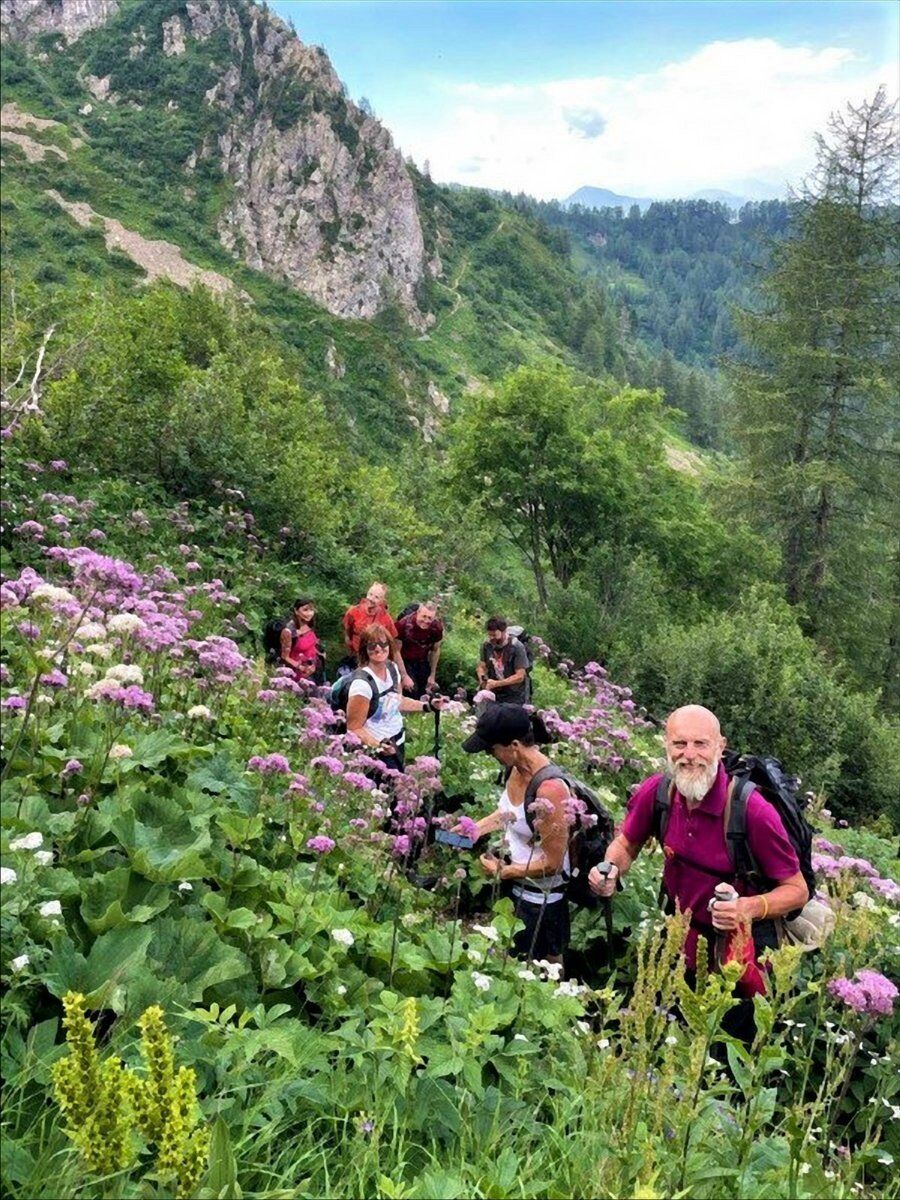 Escursione panoramica al Lago di Erdemolo Escursione panoramica al Lago di Erdemolo desktop picture
