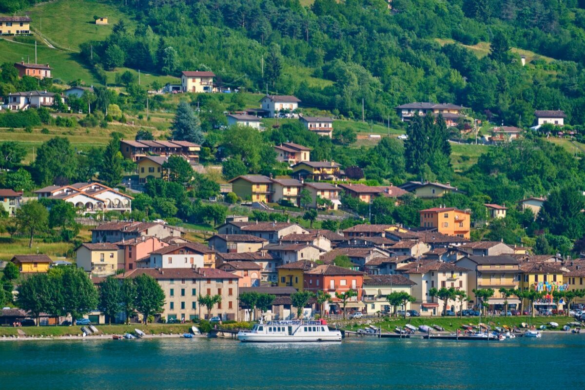 Passeggiata con Tour in battello sul Lago d'Idro desktop picture