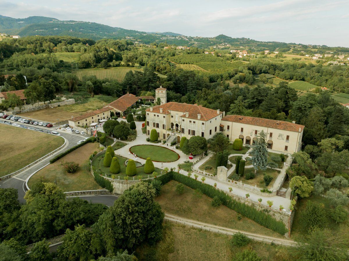 White Party in Villa Godi Malinverni: la Festa dell’Estate White Party in Villa Godi Malinverni: la Festa dell’Estate desktop picture