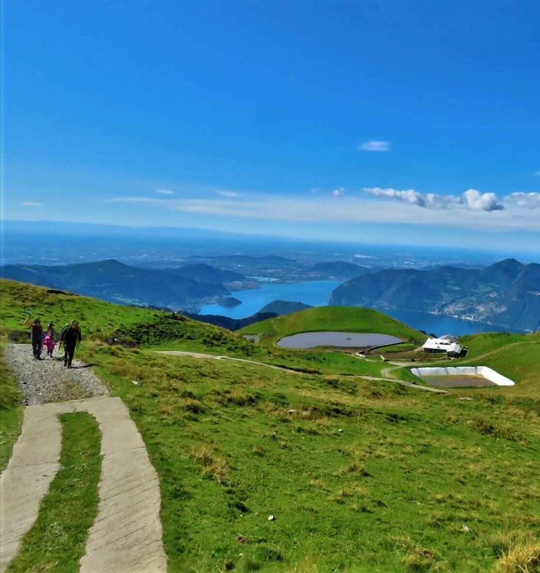 Trekking al Monte Guglielmo, il simbolo delle Prealpi bresciane desktop picture