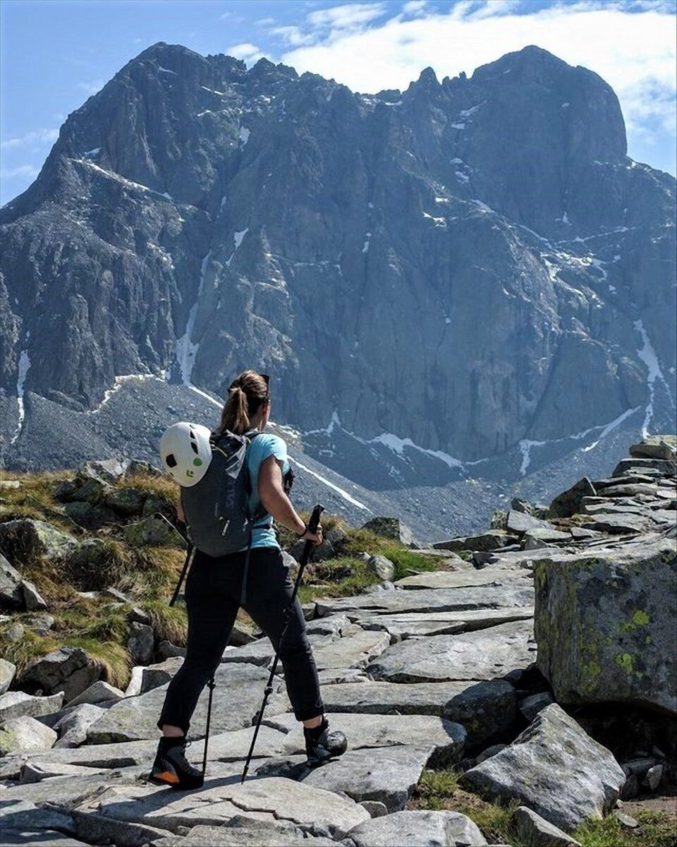 Trekking a Cima Laione, nel regno del granito desktop picture