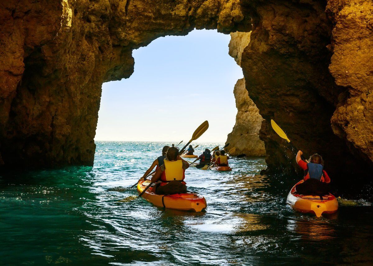 Tour in Kayak nelle Grotte del Circeo: tra natura e mitologia desktop picture