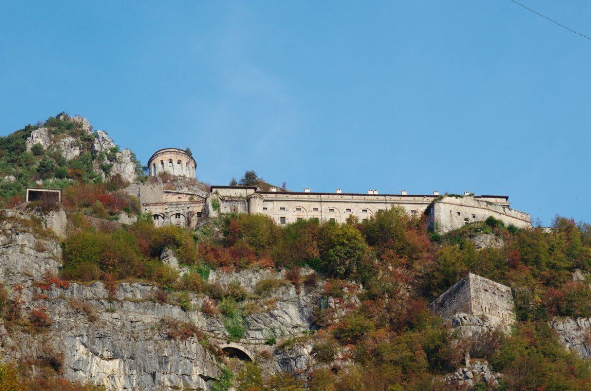 Trekking alla Rocca d'Anfo: il forte napoleonico più grande d'Italia Trekking alla Rocca d'Anfo: il forte napoleonico più grande d'Italia desktop picture