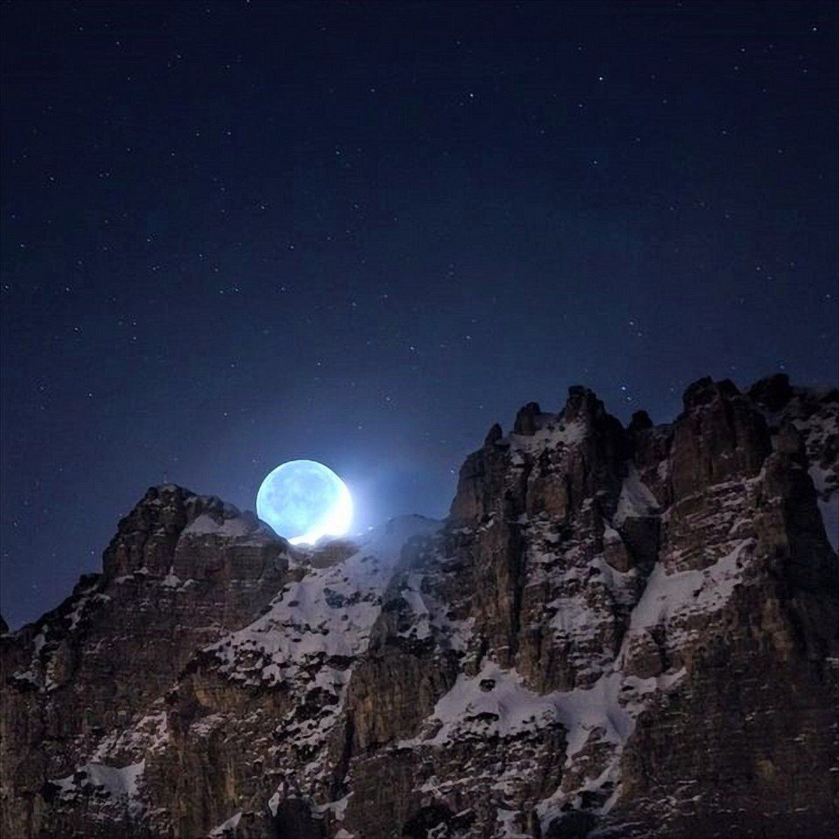 Trekking sotto la luna piena nelle Piccole Dolomiti desktop picture