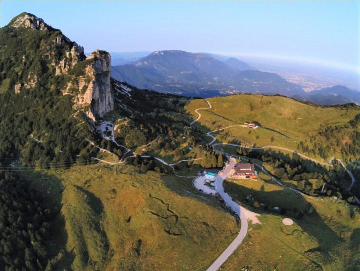 Notte di San Lorenzo: Trekking sotto le stelle nelle Piccole Dolomiti Notte di San Lorenzo: Trekking sotto le stelle nelle Piccole Dolomiti desktop picture