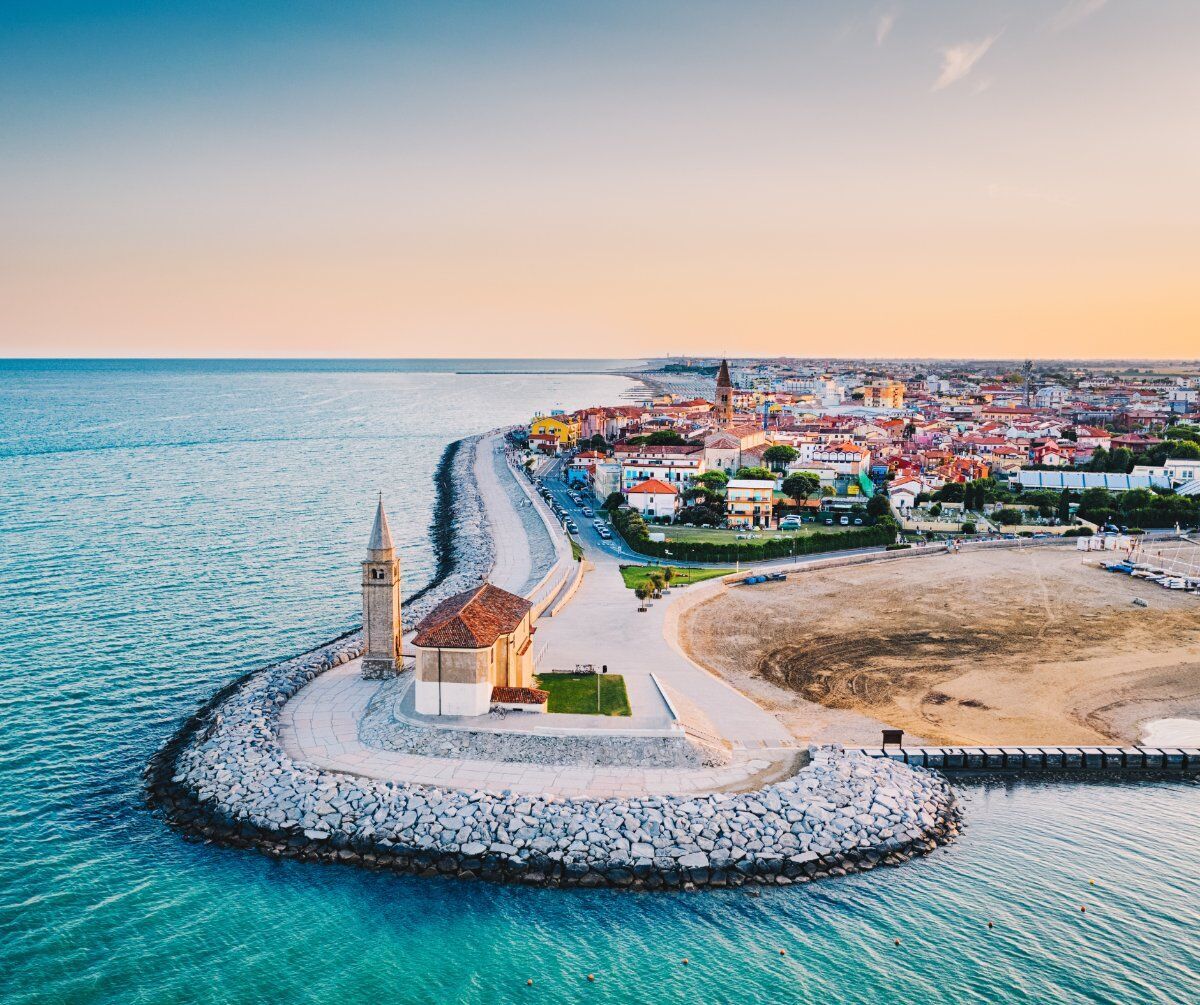Weekend in spiaggia a Caorle con Cena di Pesce Weekend in spiaggia a Caorle con Cena di Pesce desktop picture
