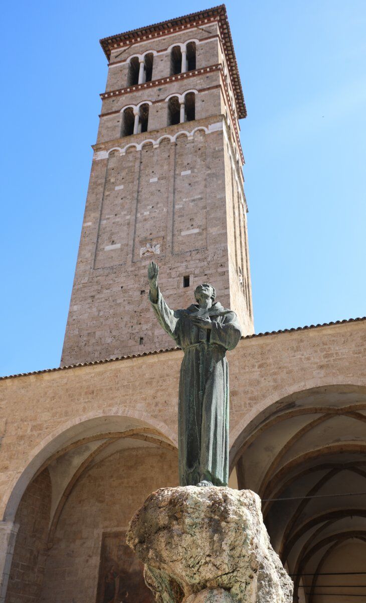 La Via di Francesco: Trekking sui passi del Santo di Assisi desktop picture