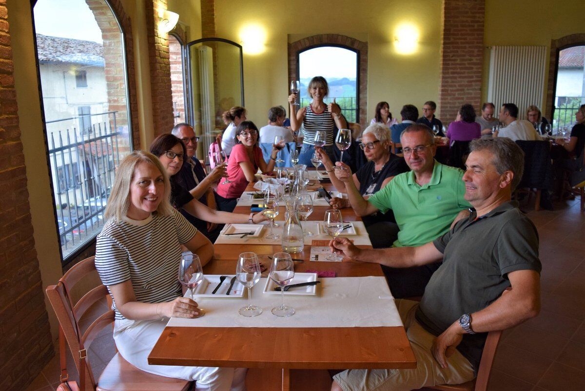 Visita guidata nel Borgo Medievale di Vigoleno in occasione della Festa del Vino desktop picture