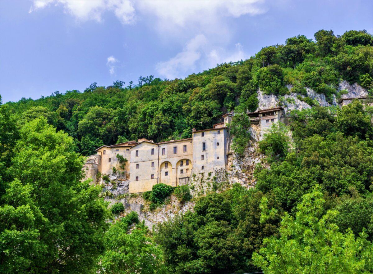 L’anello del Santuario di Greccio: un itinerario nella storia desktop picture