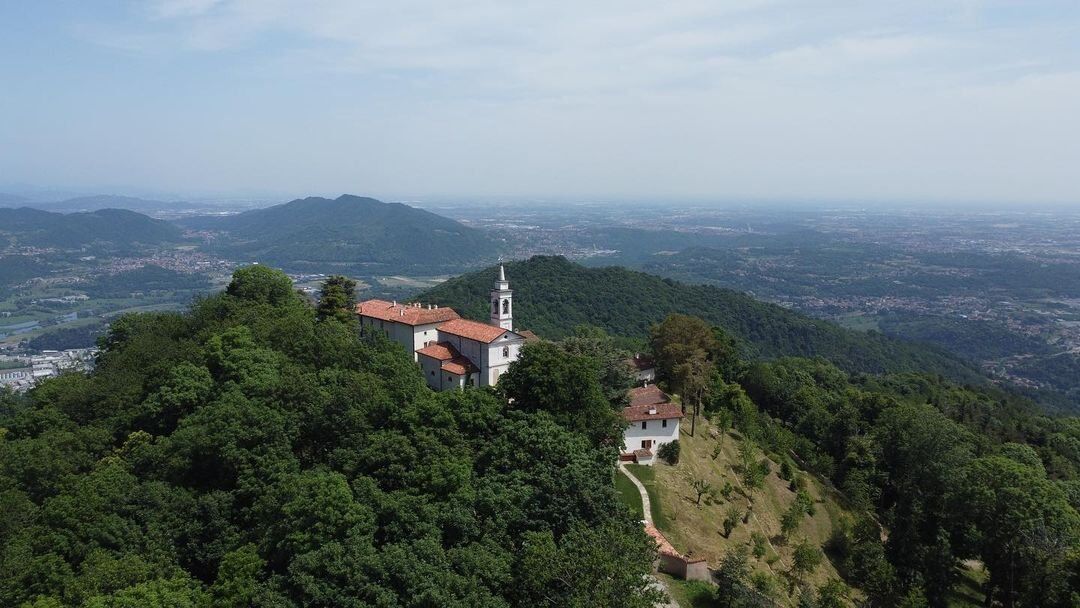 Trekking nella Brianza collinare: il Sentiero dell’Alto Molgora desktop picture