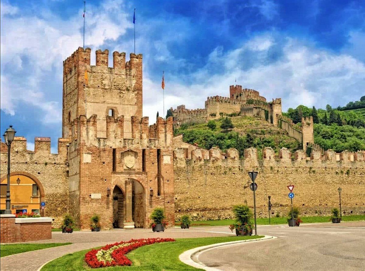 Tour nei luoghi del cinema di Soave: il Borgo dei Borghi 2022 Tour nei luoghi del cinema di Soave: il Borgo dei Borghi 2022 desktop picture