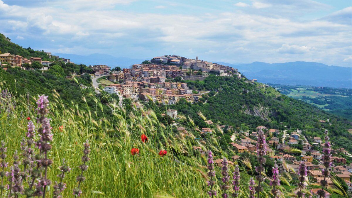 Il Monte Soratte: Camminata sulle tracce lasciate dall’uomo desktop picture