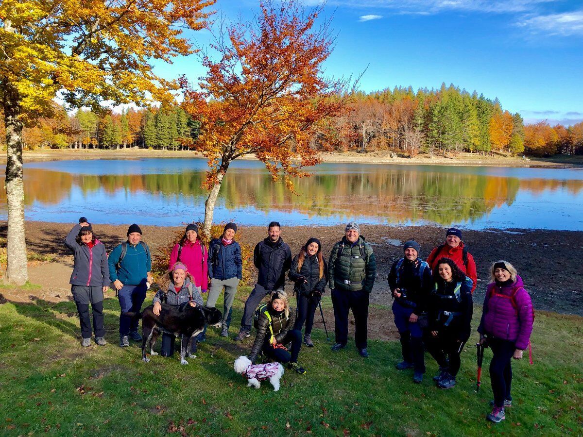 Trekking panoramico dal Lago Calamone al Monte Ventasso Trekking panoramico dal Lago Calamone al Monte Ventasso desktop picture