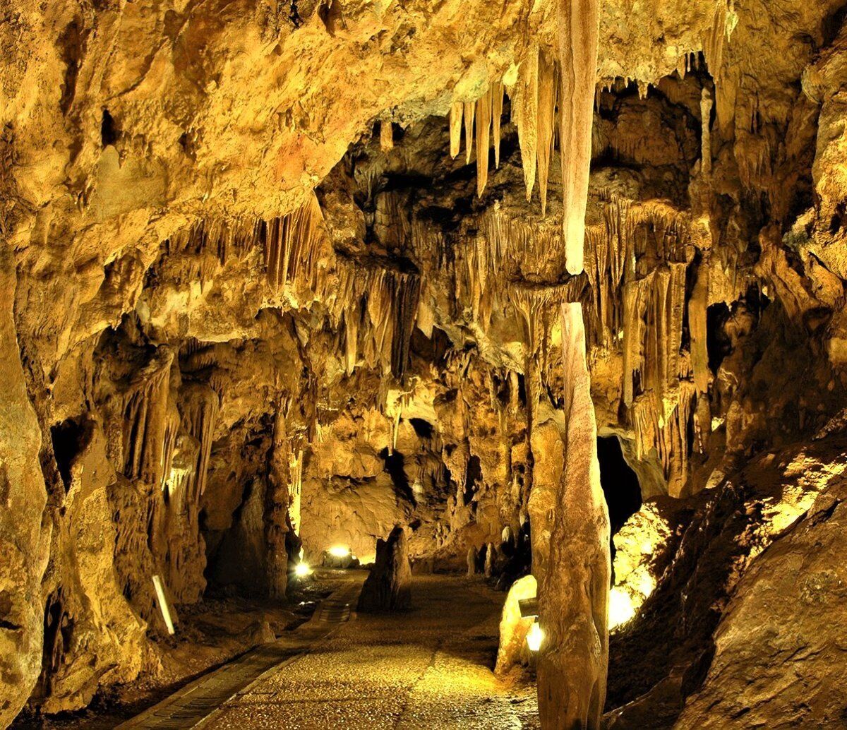 Un giorno da speleologi: Tour delle Grotte carsiche di Pastena desktop picture