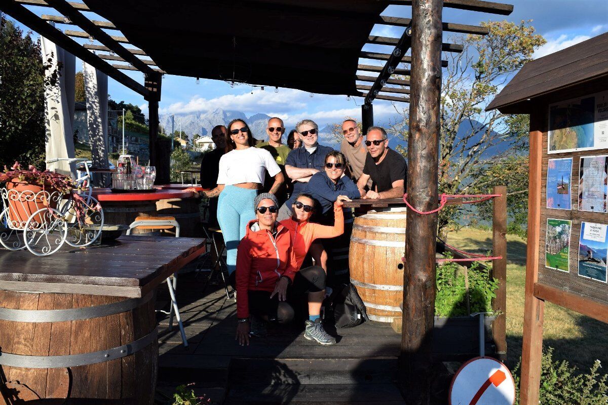 Yoga Vinyasa con vista mozzafiato sul Lago di Como Yoga Vinyasa con vista mozzafiato sul Lago di Como desktop picture