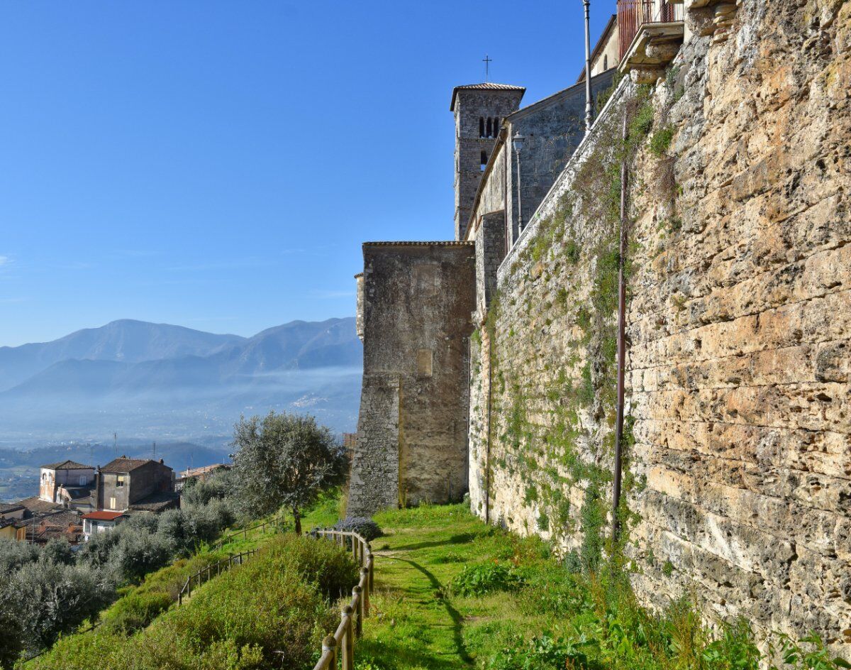 Passeggiata guidata a Ferentino, l’antico Borgo della Ciociaria desktop picture