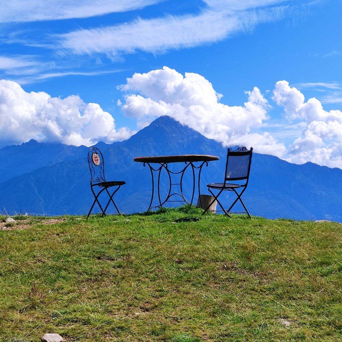 Lago di Como: Trekking panoramico con lo sciamano Lago di Como: Trekking panoramico con lo sciamano desktop picture