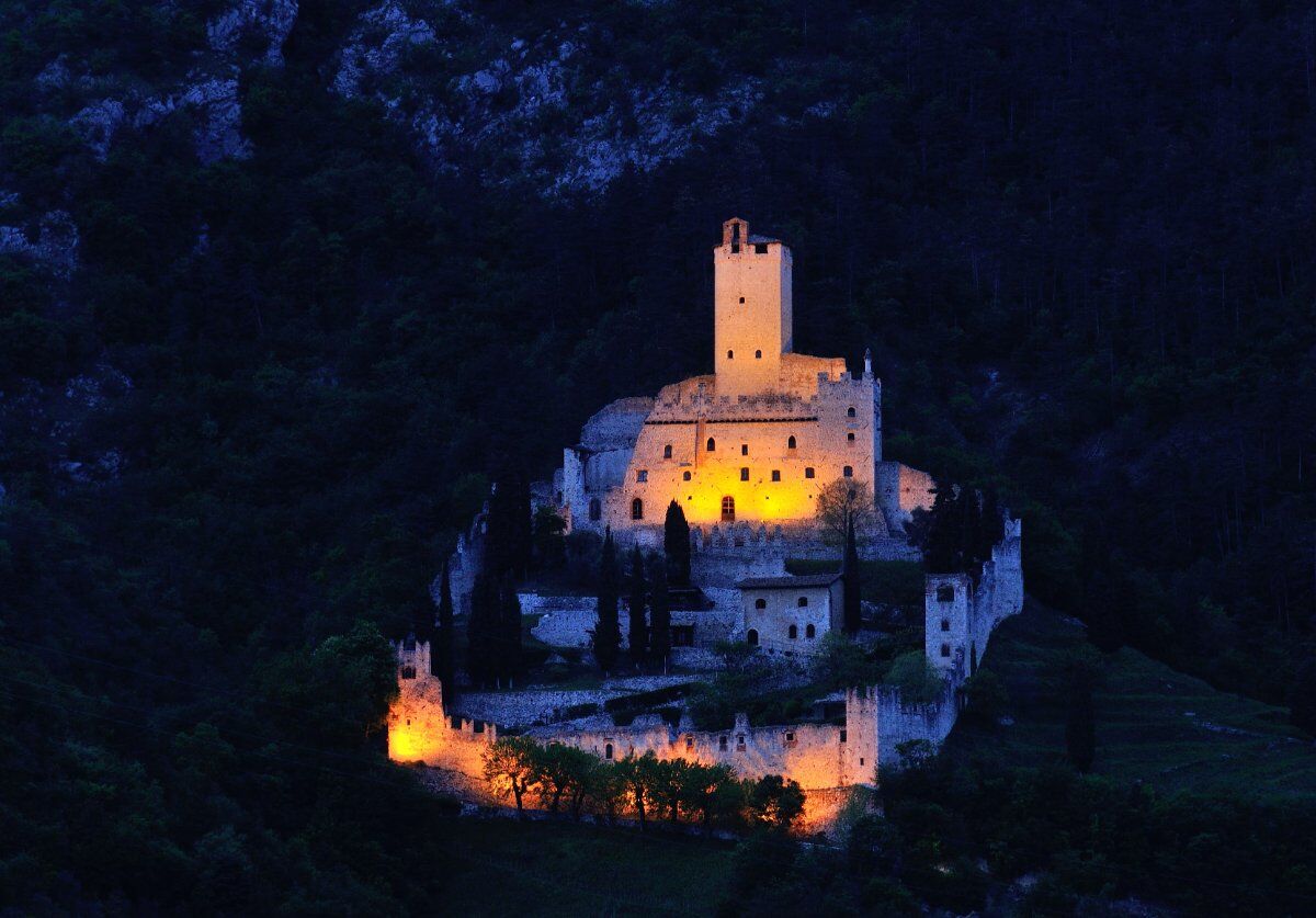 Grigliata serale di Ferragosto al Castello di Avio desktop picture