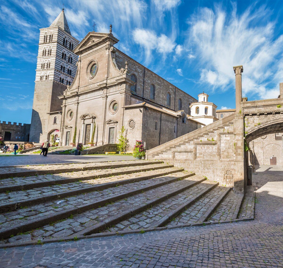 Viterbo: Tour guidato nel centro medievale più grande d’Europa desktop picture