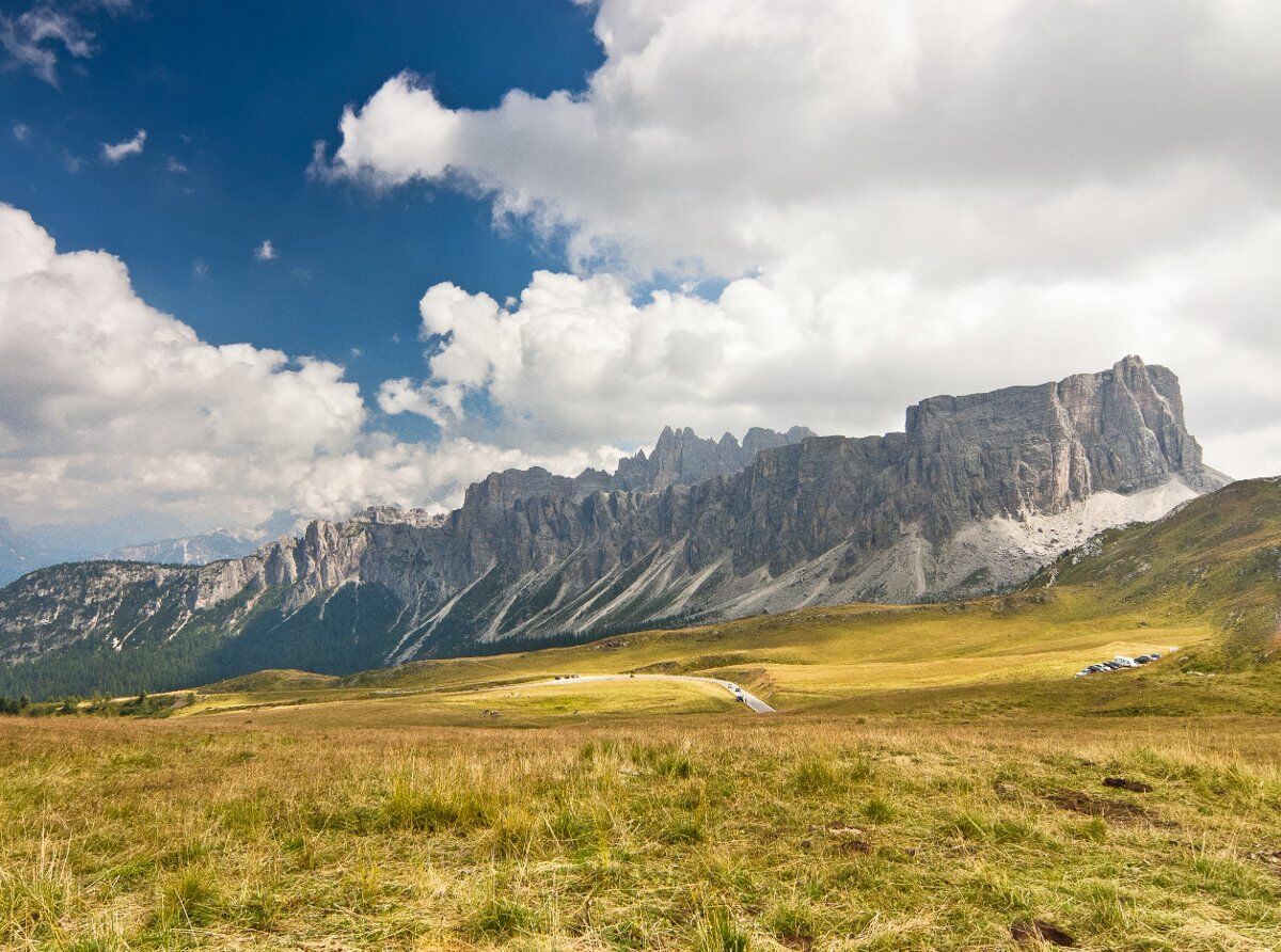 Trekking dal Mondeval al lago Federa: gemme delle Dolomiti Ampezzane desktop picture