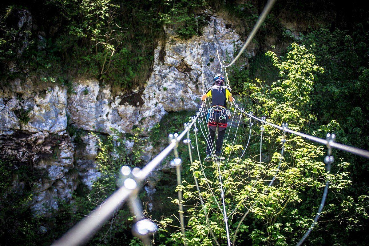 Trekking, relax e avventure adrenaliniche nel Parco delle Fucine desktop picture