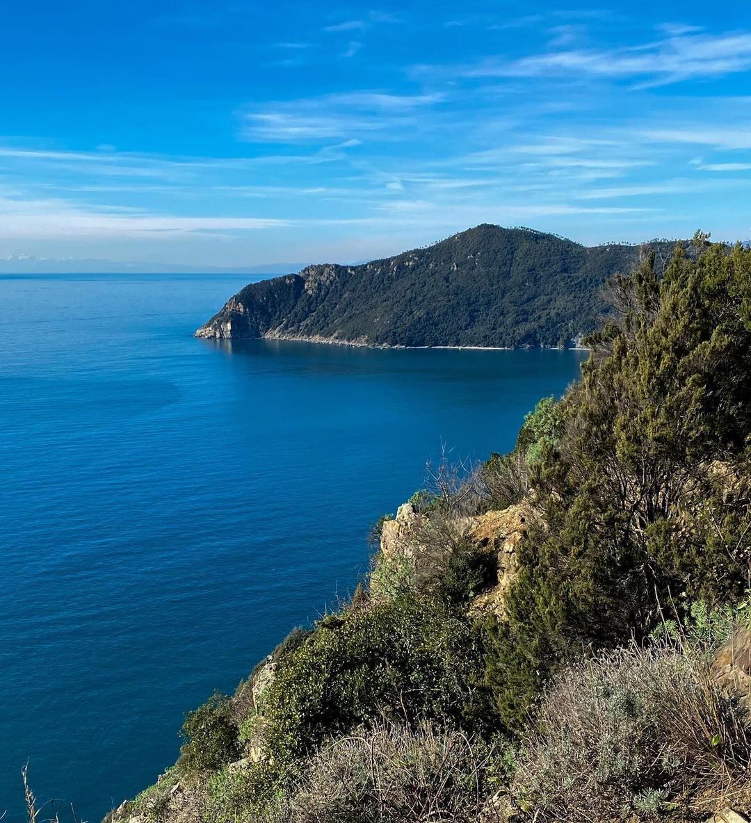 Escursione tra acqua e aria: kayak e snorkeling a Riva Trigoso desktop picture