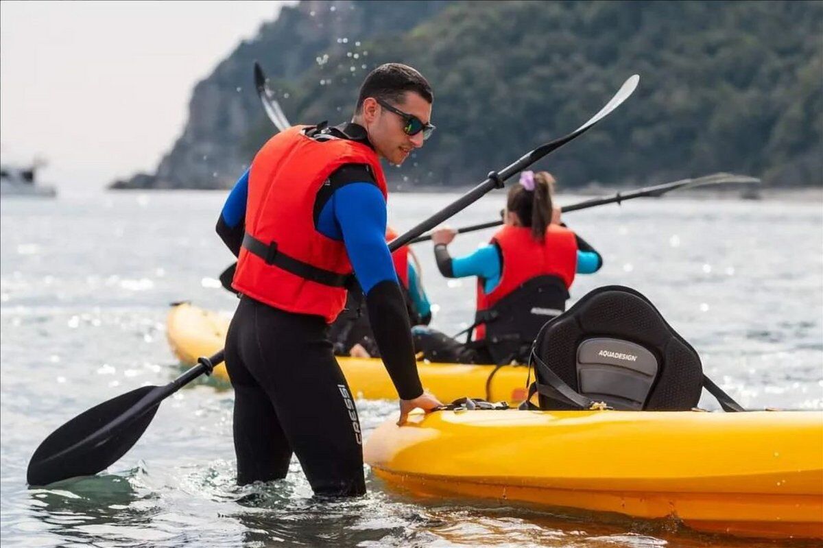 Escursione tra acqua e aria: kayak e snorkeling a Riva Trigoso desktop picture