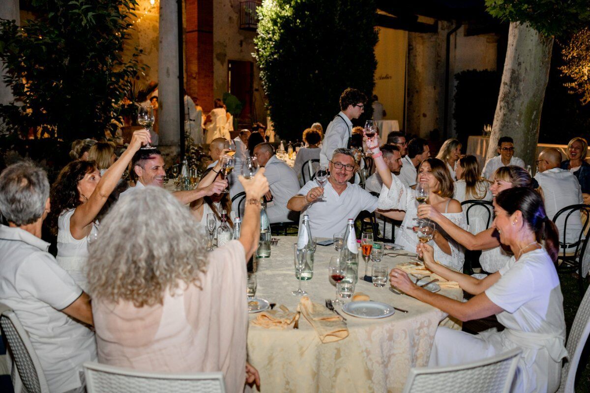 White Party e Festa in Piscina: fine settimana di Divertimento tra le Colline Toscane White Party e Festa in Piscina: fine settimana di Divertimento tra le Colline Toscane desktop picture