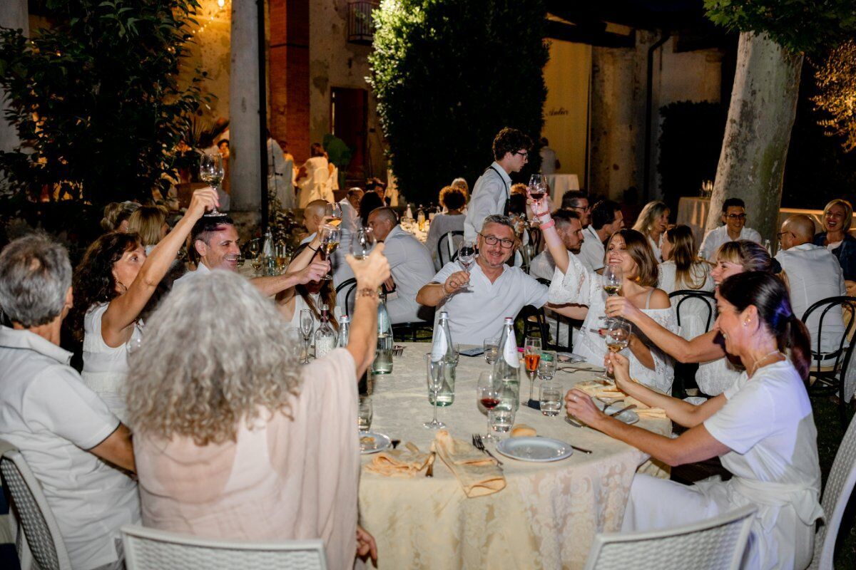 White Party e Festa in Piscina: fine settimana di Divertimento tra le Colline Toscane desktop picture