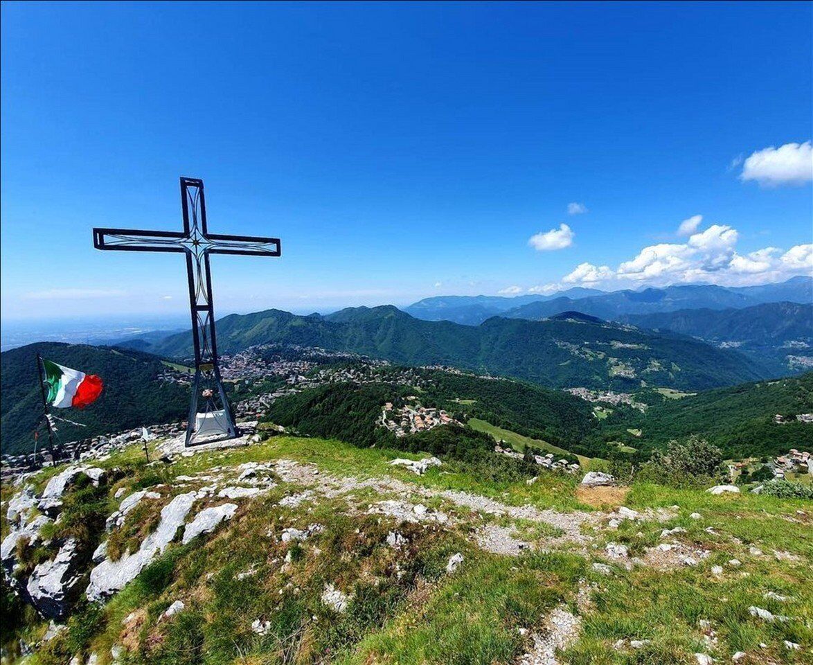 Trekking tra canyon e torrioni nel labirinto della Cornagera Trekking tra canyon e torrioni nel labirinto della Cornagera desktop picture