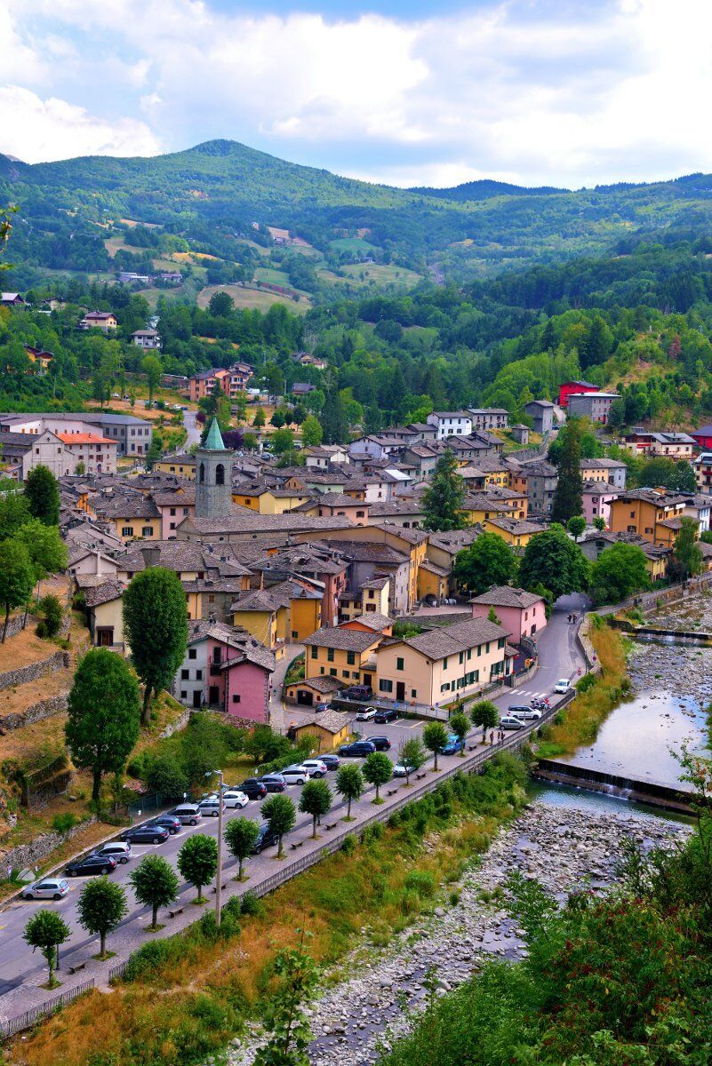 Trekking a Fiumalbo, “Città d’Arte” dell'Appennino Modenese desktop picture