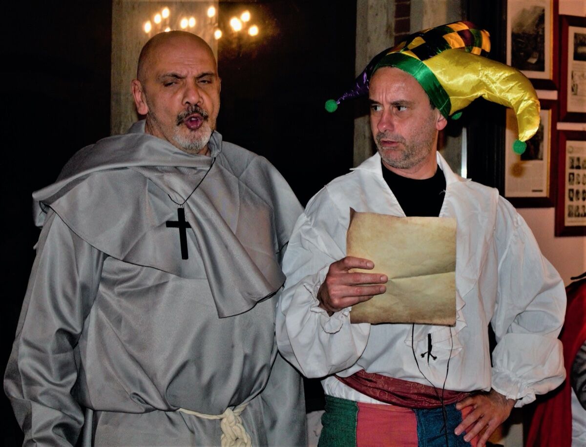 Cena medievale a Bologna: costumi, delitti e giochi teatrali desktop picture