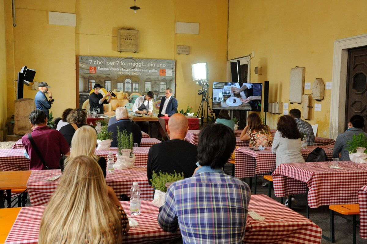 Tour in Villa Contarini con Degustazione di Formaggi d’eccellenza Tour in Villa Contarini con Degustazione di Formaggi d’eccellenza desktop picture