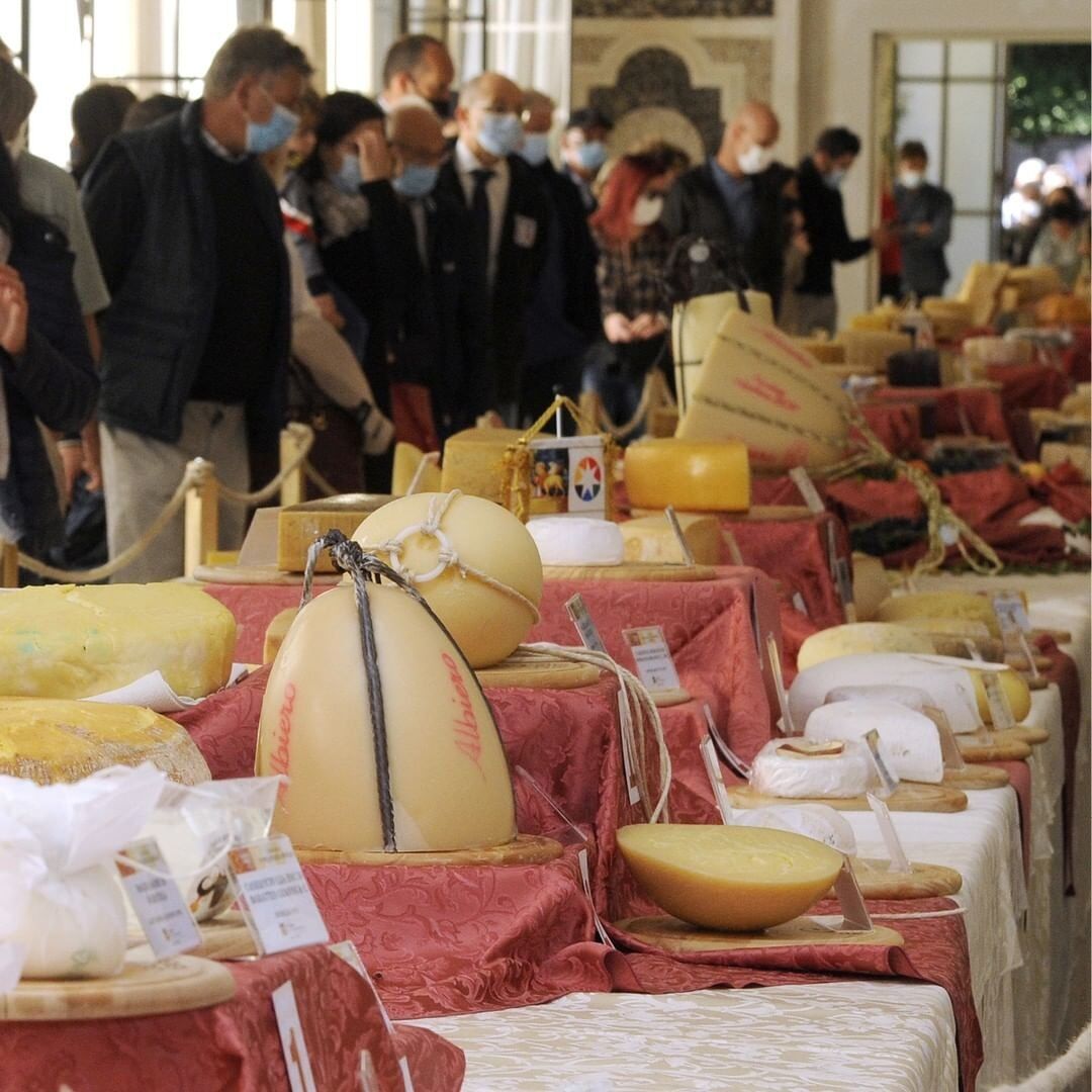 Tour in Villa Contarini con Degustazione di Formaggi d’eccellenza Tour in Villa Contarini con Degustazione di Formaggi d’eccellenza desktop picture