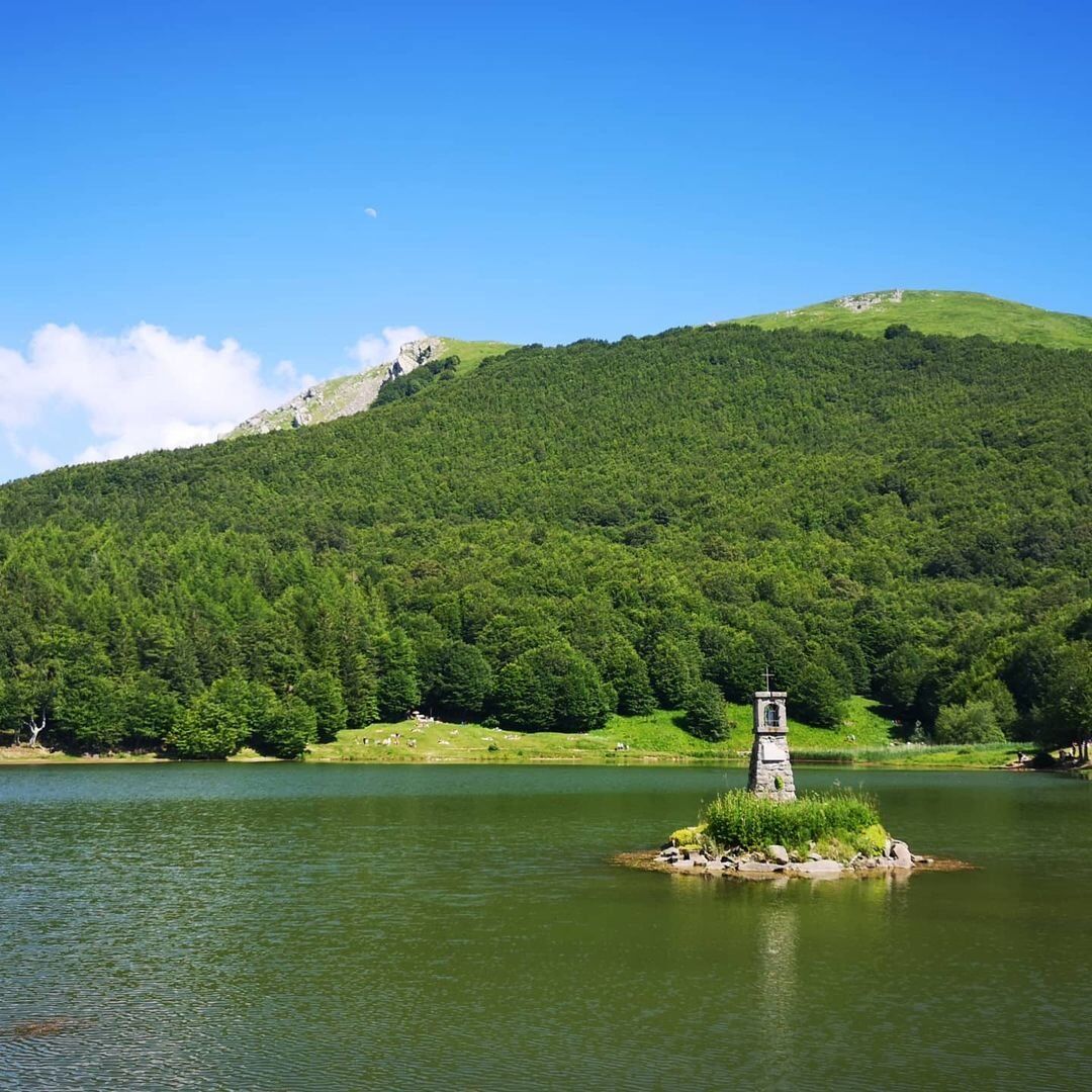 Itinerario di Nordic Walking dal Lago Calamone al Monte Ventasso desktop picture