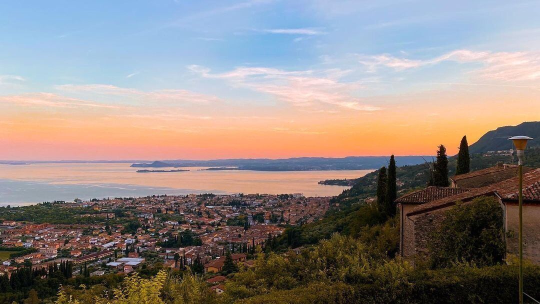 Tour serale in Sup Elettrico con Aperitivo sul Lago di Garda Tour serale in Sup Elettrico con Aperitivo sul Lago di Garda desktop picture