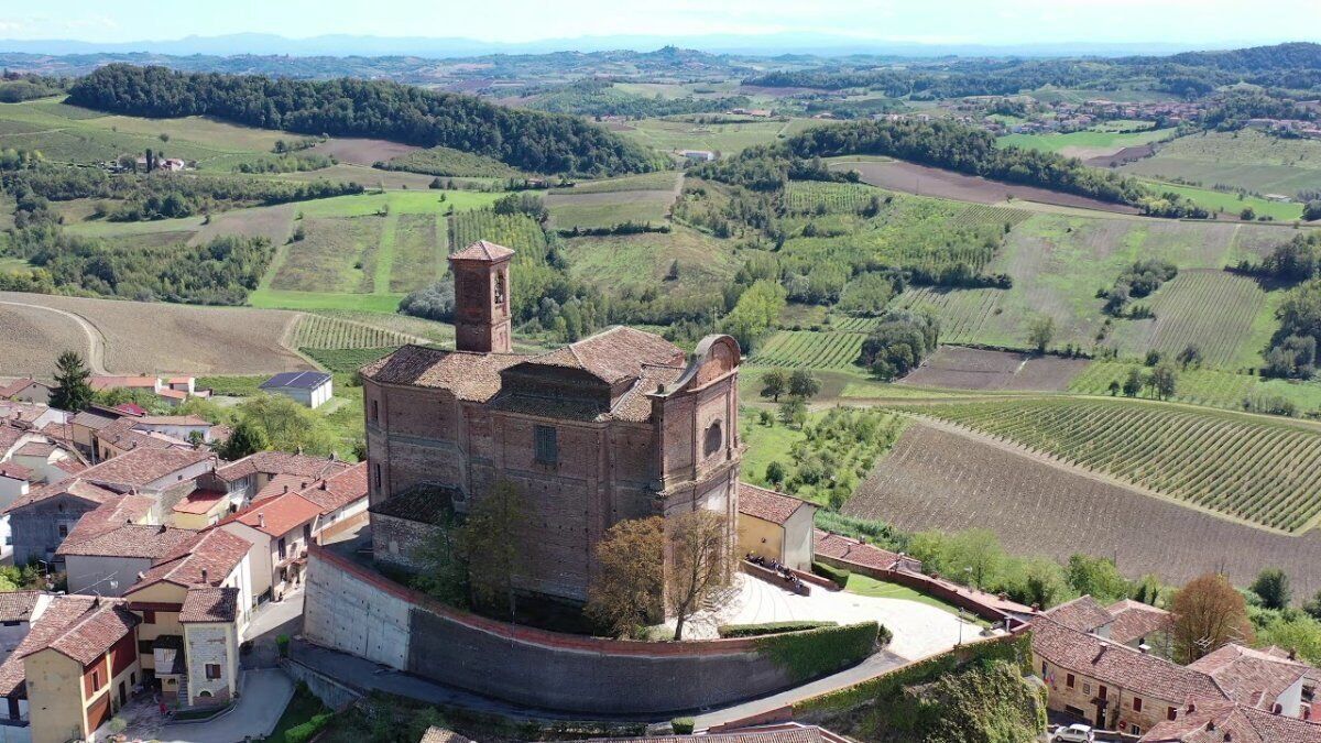 Fine Settimana in Monferrato: il Monte Sacro di Crea e l'Anello di Treville desktop picture