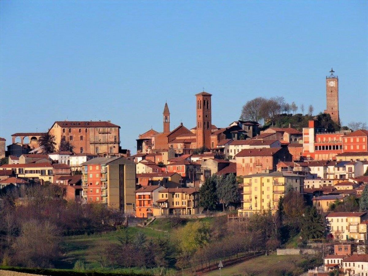 Percorso sensoriale in Monferrato: tra pittura e degustazione di vini desktop picture