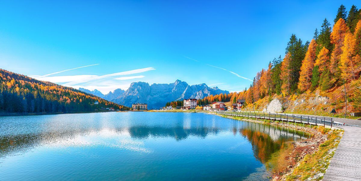 Dal Lago di Misurina alla Val Popena: Trekking tra i colori autunnali desktop picture