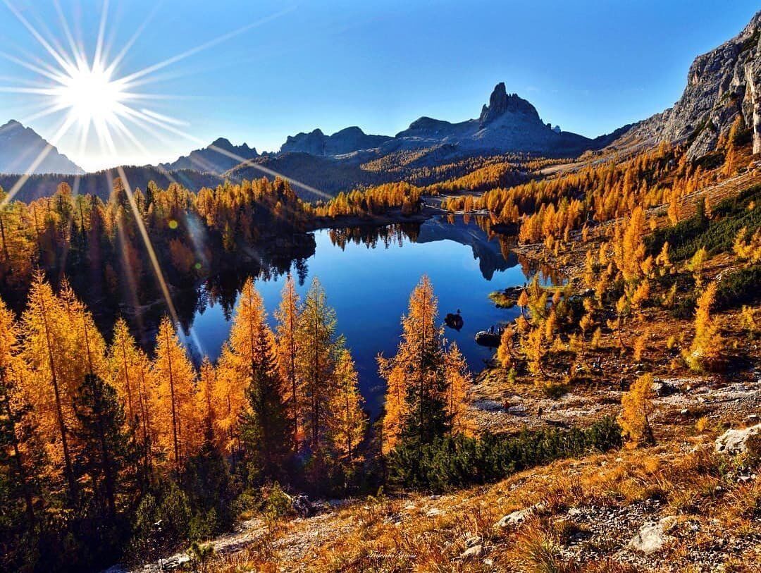 Magie d’autunno: Trekking fra le Gores de Federa e Croda da Lago desktop picture