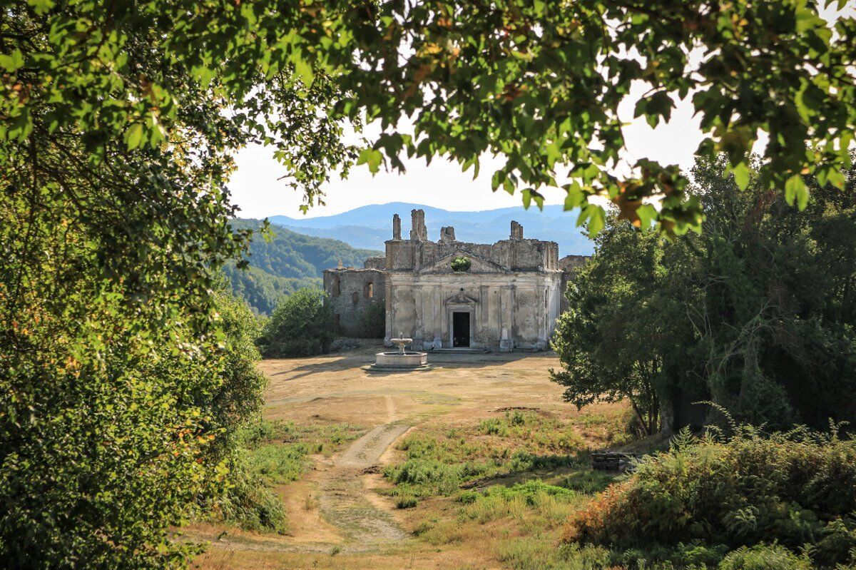 Escursione nella Riserva Naturale e Città Perduta di Antica Monterano desktop picture