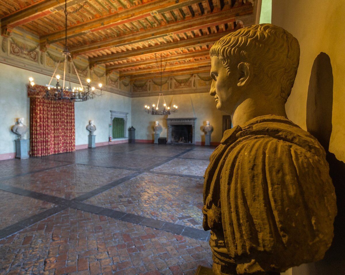 Tour guidato nel Medioevo: dal maestoso Castello al Borgo di Bracciano Tour guidato nel Medioevo: dal maestoso Castello al Borgo di Bracciano desktop picture