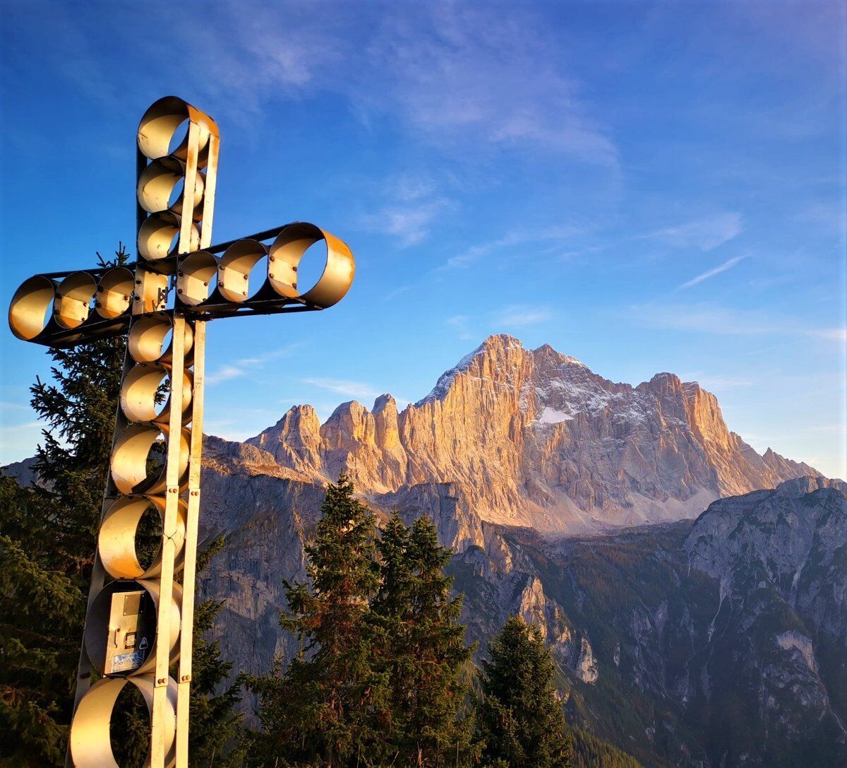 Trekking al chiaro di luna con cena sul Monte Fertazza desktop picture