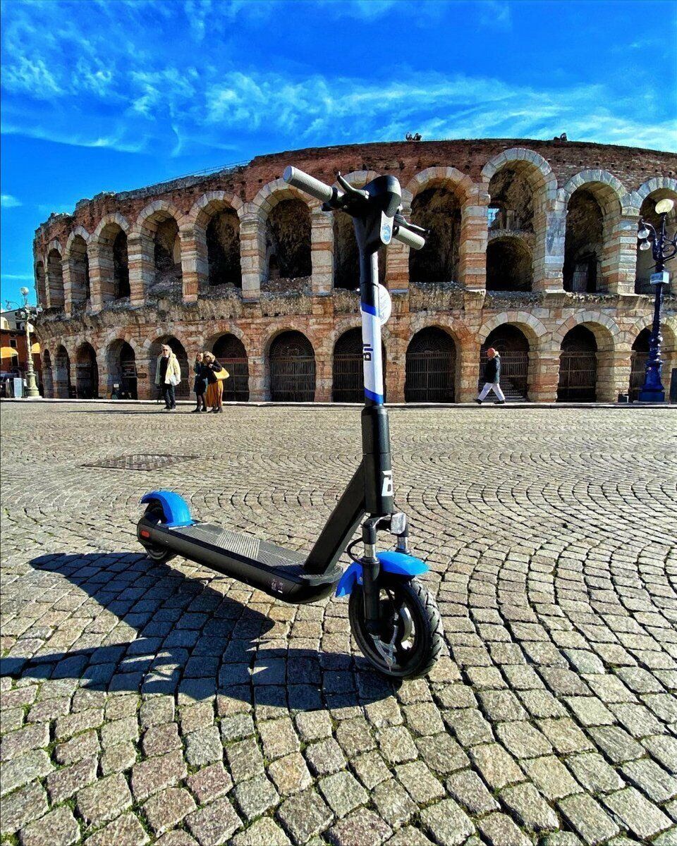 Meeters & Bit Mobility: Tour guidato in monopattino a Verona desktop picture