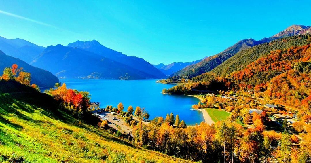 Trekking al Lago di Ledro tra i caldi colori autunnali Trekking al Lago di Ledro tra i caldi colori autunnali desktop picture