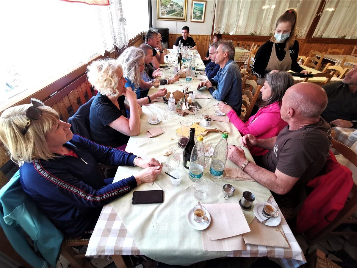 Escursione con pranzo tipico in Rifugio: il fascino dei Colli Alti desktop picture